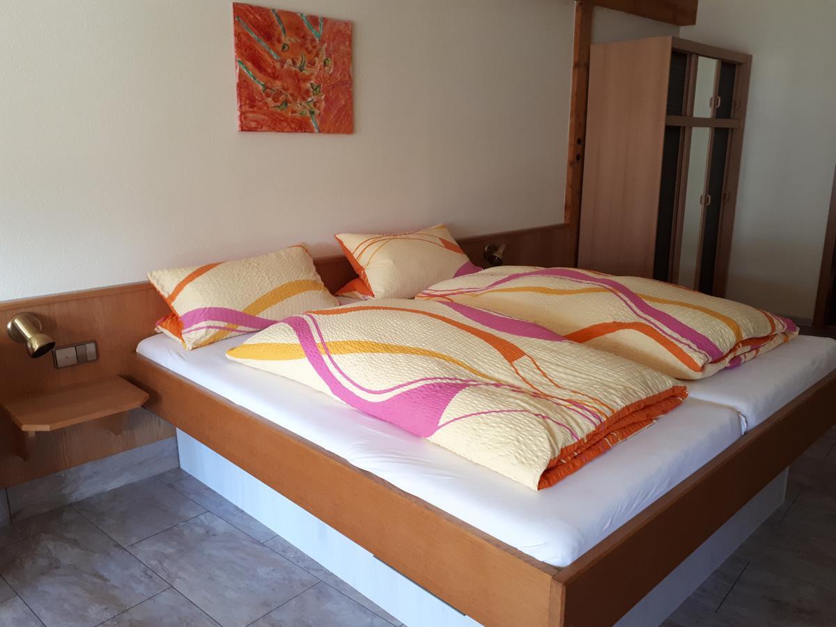Gasthof Kreuz Heitersheim Room photo
